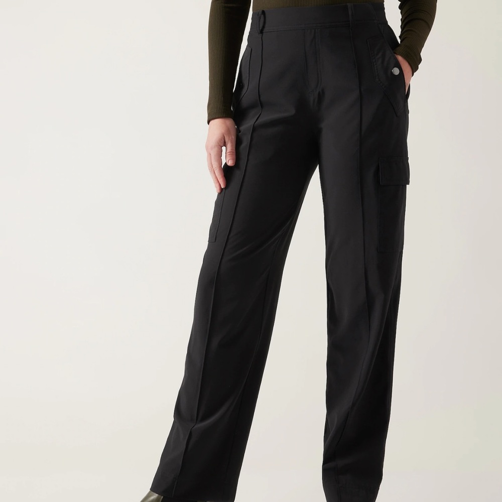 NWT Athleta Vienna Cargo Pant in black